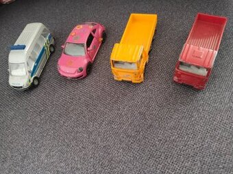 4 auta Siku