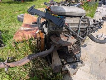 BMW e34 motor M40 B18 518i
