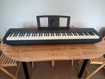 El. piano YAMAHA - P-35 s příslušenstvím