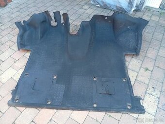 Volkswagen Transporter T5 gumový koberec