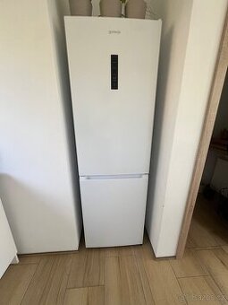 Lednice s mrazakem se zarukou jeste 1,5 roku