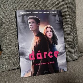 Dárce (Lois Lowry) filmový přebal 2. vydání