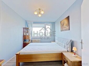 Světlý mezonet 4+1 s lodžií pro pohodlné rodinné bydlení Pra