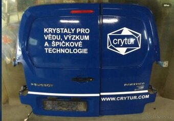 Peugeot partner - kufr. dveře. Model 2012