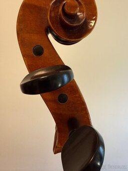 Krásné violončelo