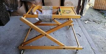 Retro dřevěné chodítko pro děti