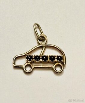 Stříbrný náhrdelník s českými granáty autíčko