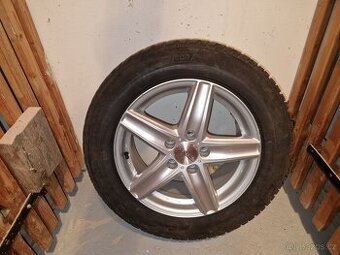 Prodám zimní pneu Kormorán na al. kolech r.16 Dezent