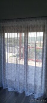 Záclony - bílá s velkými květy