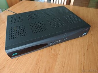 Satelitní přijímač