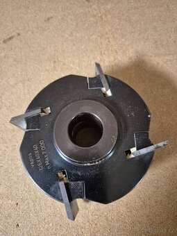 Frezka čtyřnožová