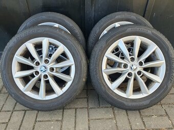 Alu kola Skoda 5x112 r16 6,5j et46 pneu 205/55/16