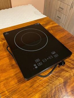 Indukční vařič Switch On 2000 W