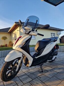 Skútr Piaggio Medley 125 Sport