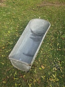 Stará plechová vana