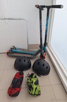 2x freestylová koloběžka Decathlon Oxelo,helma,chrániče