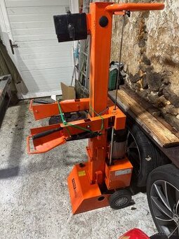 Štípačka na dřevo 8t PowerLog