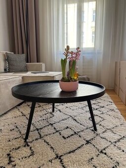 Konferenční stolek – černé dřevo