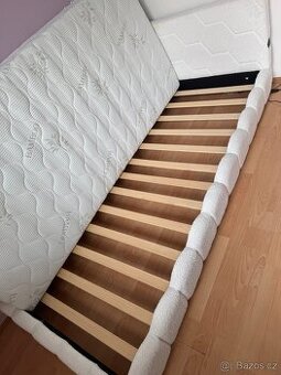 aouněná postel 90/200