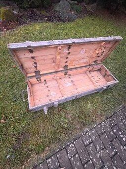 Vojenské dřevěné bedny