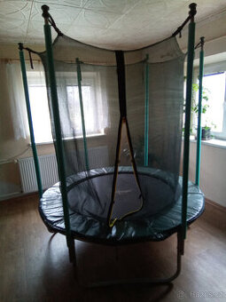 Trampolína