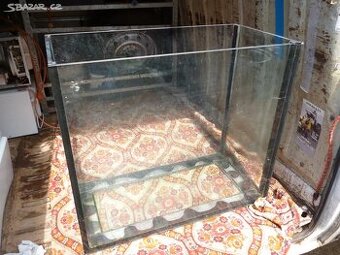 akvarium,terarium,d-80cm,š-30cm,v-68cm,sklo 1cm