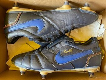 Nike Tiempo R10 Ronaldinho - 1