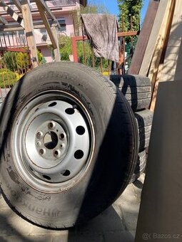 Pneu a plechové disky 215/75r16c