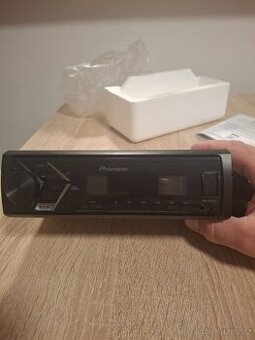 Prodám audiosystém Pioneer mvh-s100ub a 130mm reproduktory S