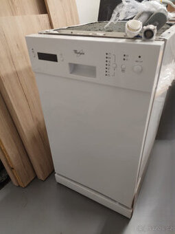 Whirlpool myčka nádobí 45 cm bílá
