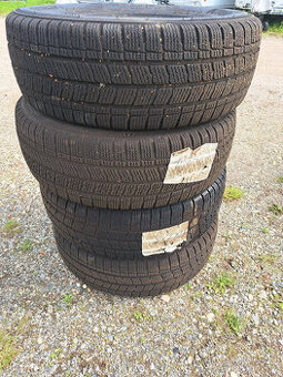 225/70 R 15C - 1