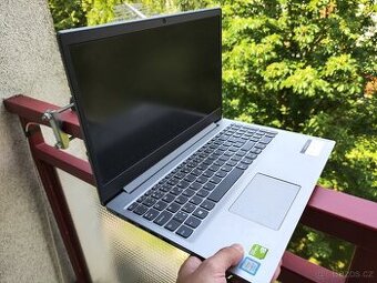 Lenovo IdeaPad S145--8 gb RAM--2 GB GRAFIKA--