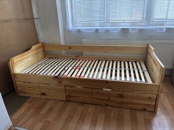 Prodám postel s polohovacím roštem