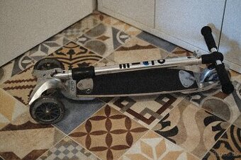 Koloběžka Mickro Kickboard