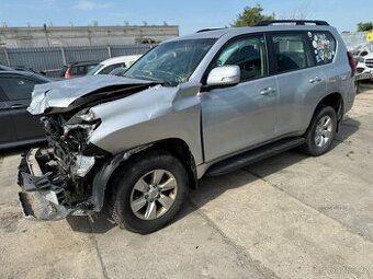 Toyota Landcruiser 2.8d 4x4. 2020 71TKM motor start