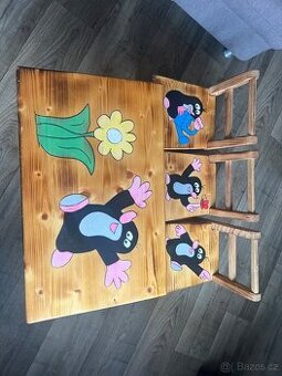 Dětský stolek s motivem Krtečka se 3 židličkami
