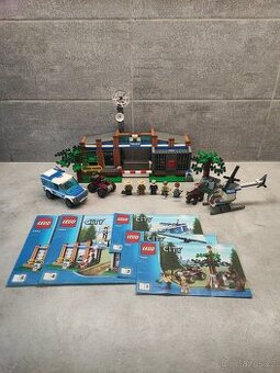 Lego City 4440 - Stanice Lesní Policie