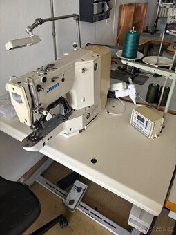 Prodám programovatelný rýglovací šicí stroj Juki LK-1900