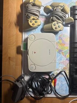 Playstation 1 + ovladače