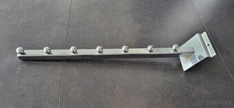 Držáky do drážkovaných panelů