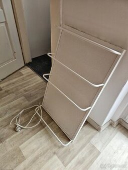 Koupelnový sušák na ručníky - sálavý infra panel
