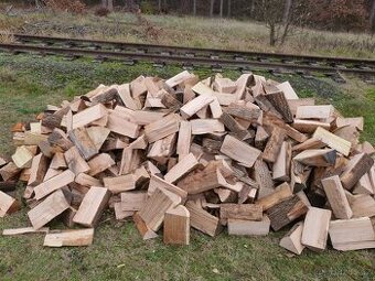 Palivové dřevo štípané 6 PRMs tvrdé