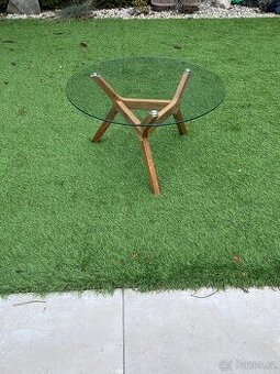 Konferencni stul nove