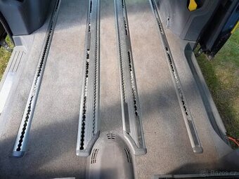 interiér na Mercedes Benz Viano rok 2003 - 2012 jednosedačky