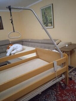 Elektrická polohovací postel