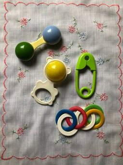 Retro chrastítka pro miminka