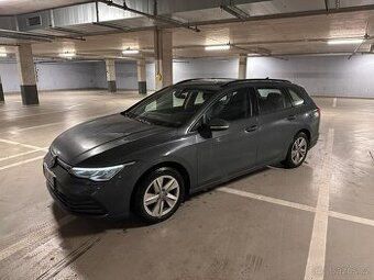 VW Golf 8 Variant Live 1.5 TSI EVO 96 kW, r. 2021 – firemní