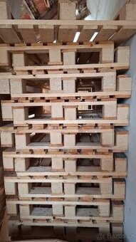 Cca.30ks drevene palety 120x80cm