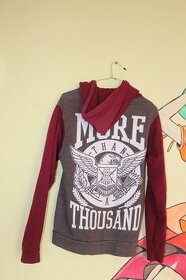 More Than a Thousand mikina