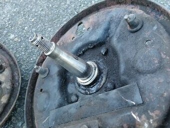 Přední nábojky škoda 1000 mb